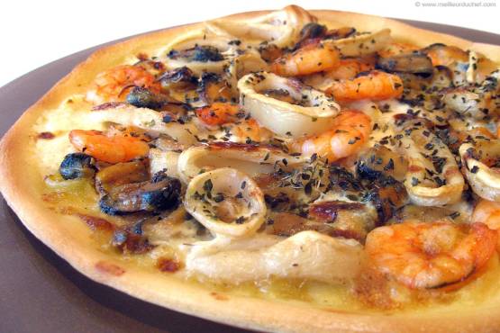 PIZZA AU FRUITS DE MER